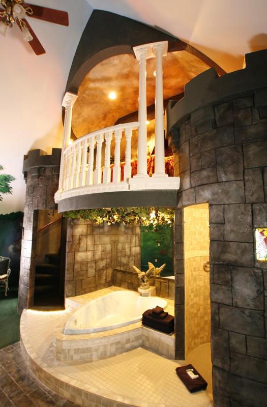 Hotel Black Swan Luxurious Theme 3*