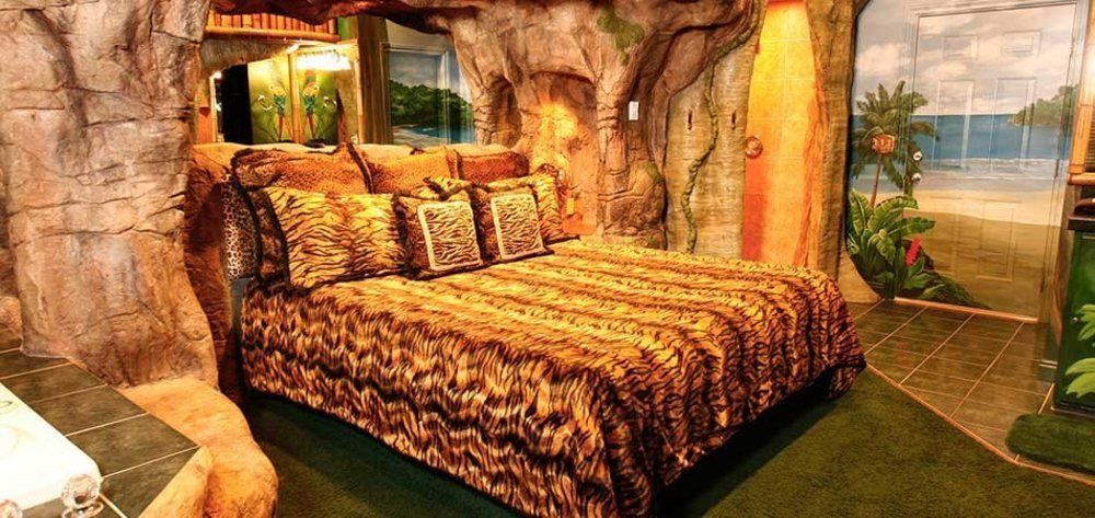 Black Swan Luxurious Theme Hotel