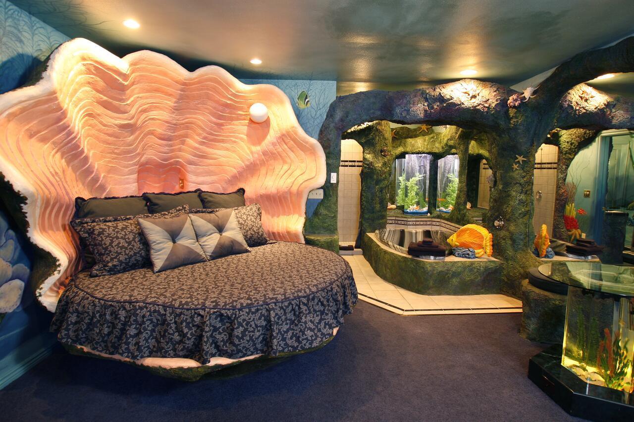 Hotel Black Swan Luxurious Theme