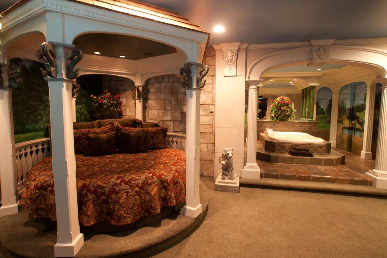 Black Swan Luxurious Theme Pocatello