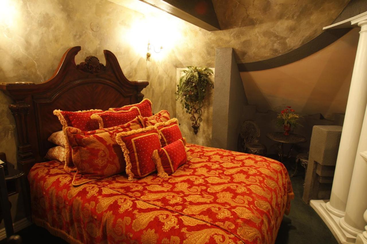 Black Swan Luxurious Theme 3* Pocatello